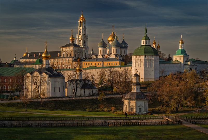 россия, храм, церковь, собор, монастырь, вечер, православие, лавра, сергиев посад, осень Лавраphoto preview