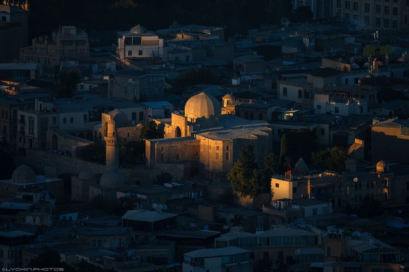 Баку, Азербайджан Закат в Старом Городе фото превью