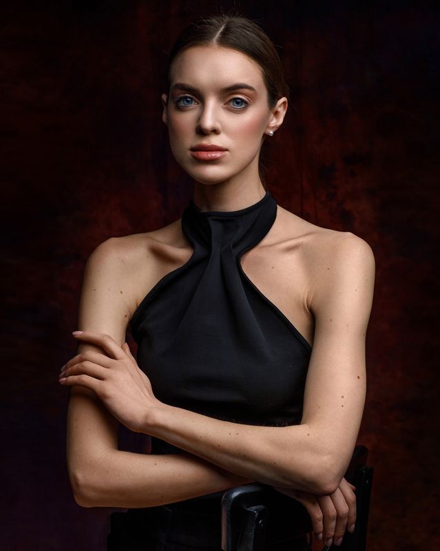 девушка взгляд портрет студия Алинаphoto preview