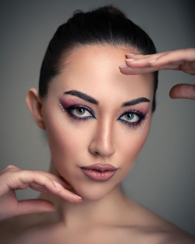 девушка, портрет Девушкаphoto preview