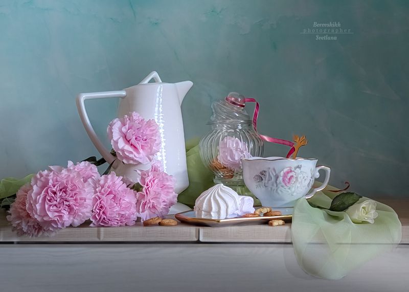 натюрморт, art_photo, цветы, гвоздики, чайные истории,чайная_церемония, food_photo, фото у окна, фото на телефон Нежностьphoto preview