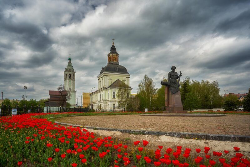 тула, городской пейзаж, церковь, клумба, памятник Памятник Демидову (Тула)photo preview