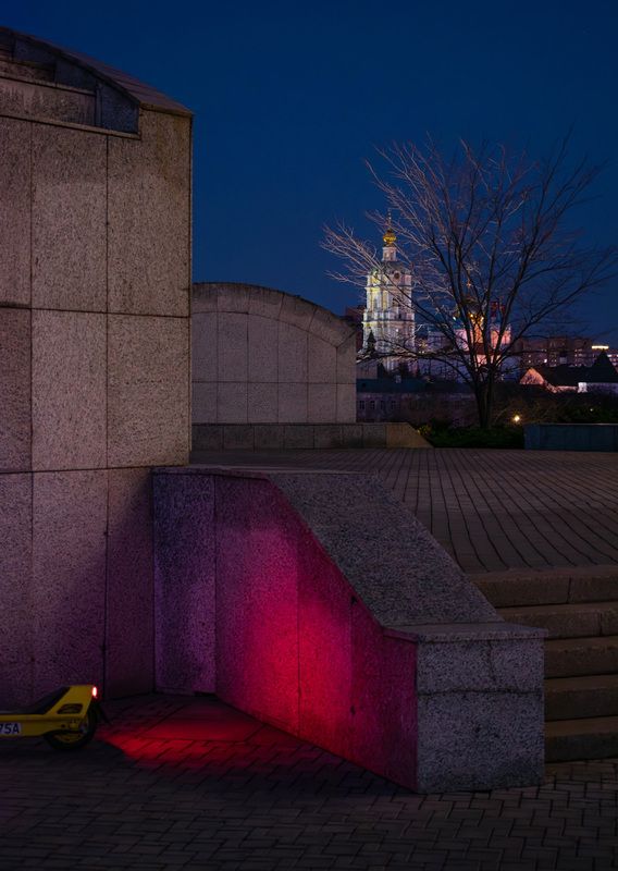 москва, вечер, самокат, свет, цвет, храм Забытый самокатphoto preview