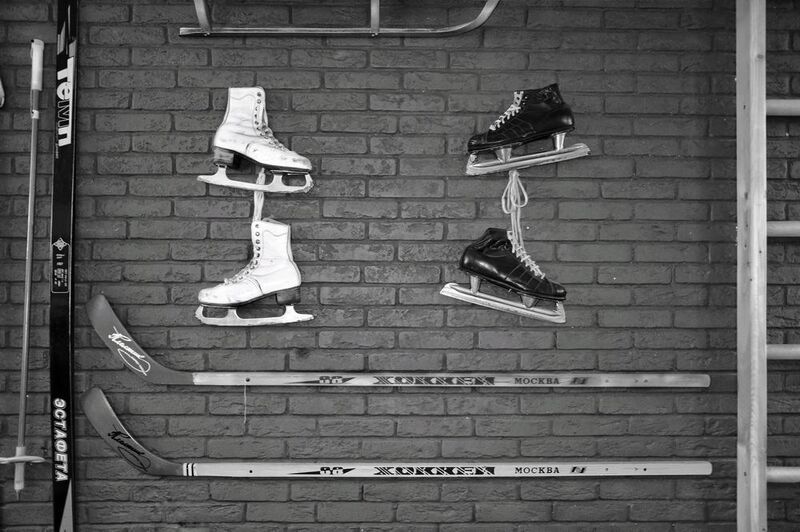 коньки, хоккей, натюрморт Он и Онаphoto preview