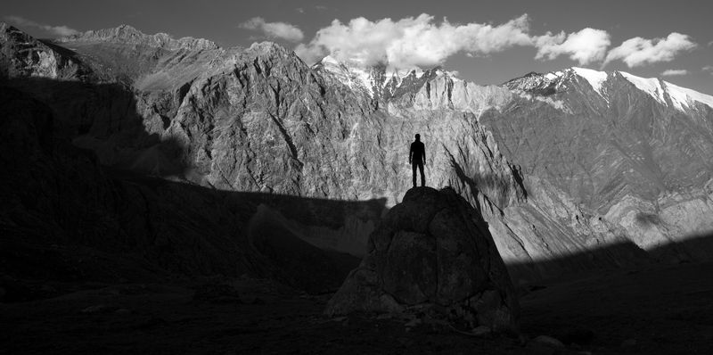 Киргизия, Каравшин, горы, чеовек --photo preview