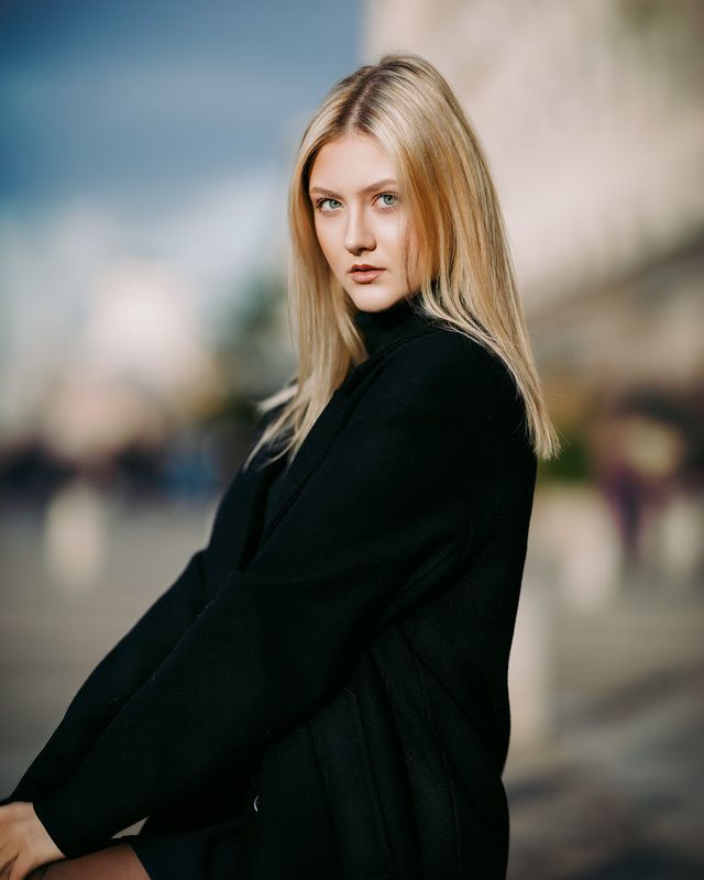 девушка, портрет Девушкаphoto preview