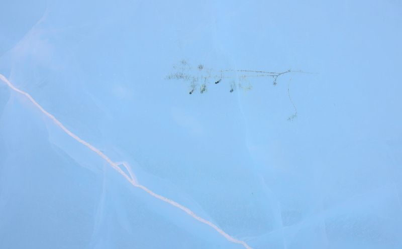 Лёд озера Байкалphoto preview