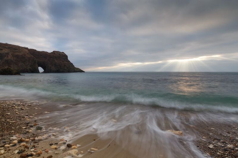 севастополь, фиолент, море, пляж. Пляж Каравелла и грот Дианы. Март. фото превью