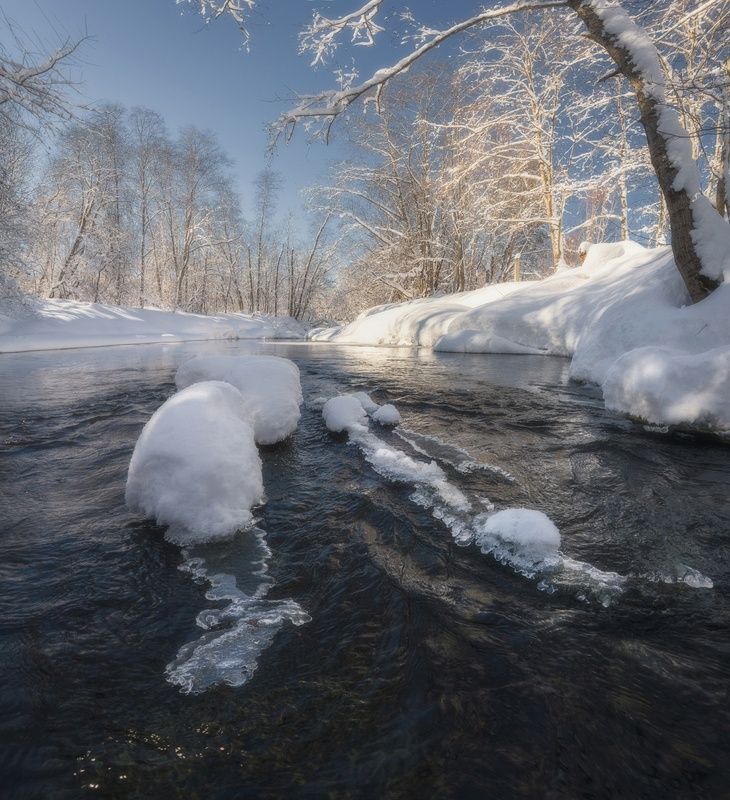 Весенний день на лесной речкеphoto preview