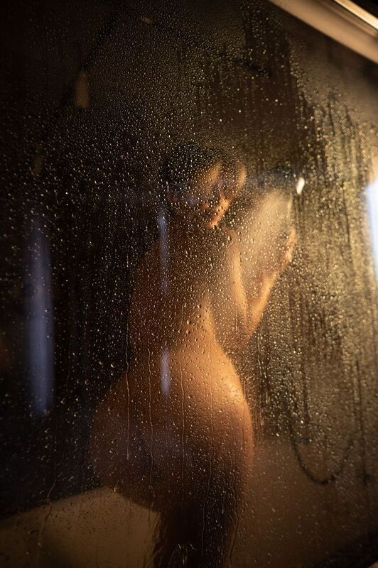 капли, ню, душ, вода, брызги, Михаил Решетников танцы в душеphoto preview