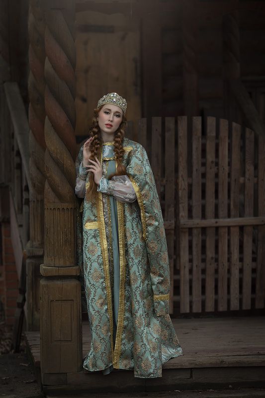 Девушка, кокошник, русский костюм, терем Машаphoto preview