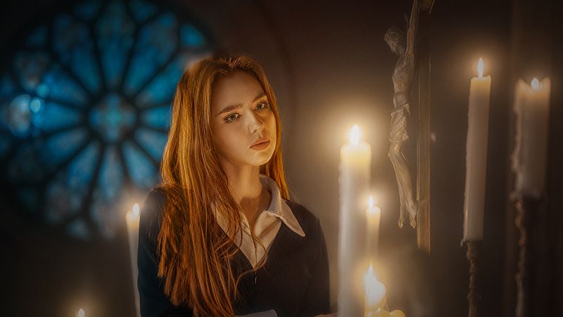 девушка свет свечи атмосфера красота взгляд студия Вика фото превью