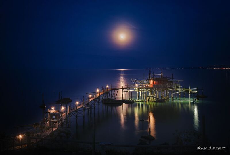 abruzzo region italy trabocco sea night travel destination fishing Abruzzo фото превью