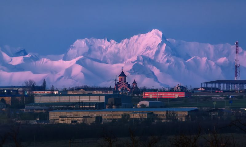 кавказ, кмв, кавказские минеральные воды, горы, георгиевск, храм, рассвет, весенний рассвет, главный кавказский хребет Горный хребетphoto preview