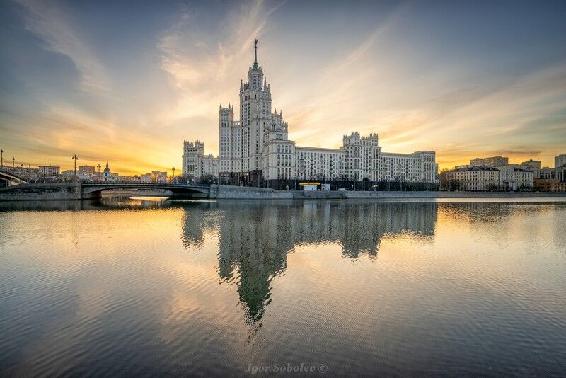 дом на котельнической набережной, рассвет, москва, москва-река Дом на Котельнической набережнойphoto preview
