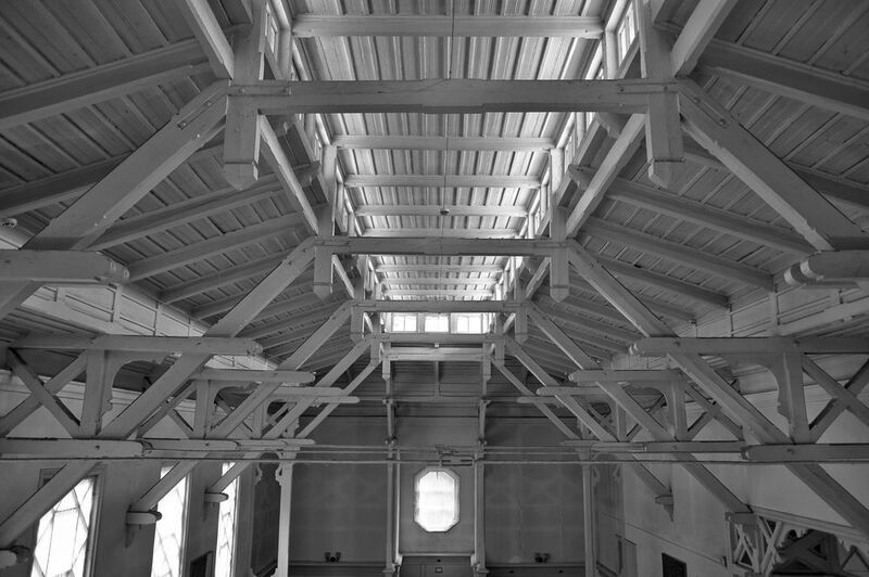 потолок, балки, геометрия Крона нашего древа фото превью