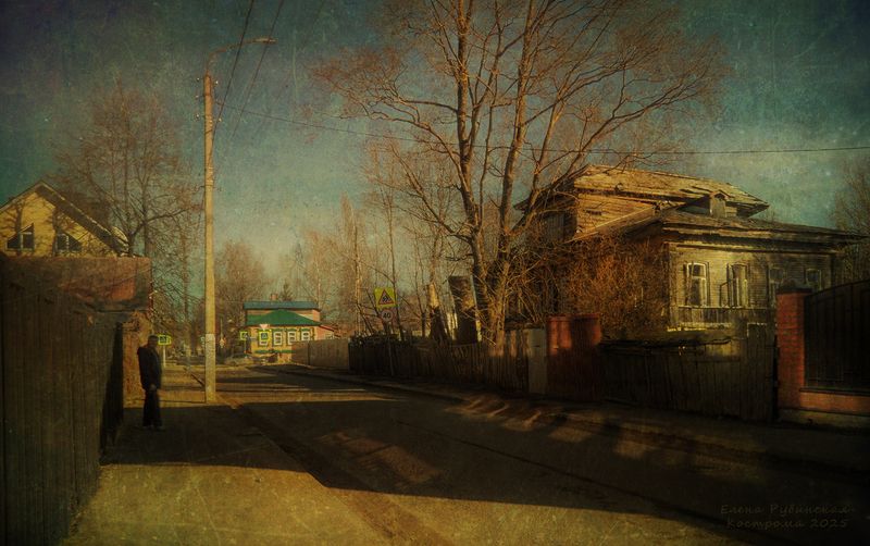 Весна в городе К.Старый дом фото превью