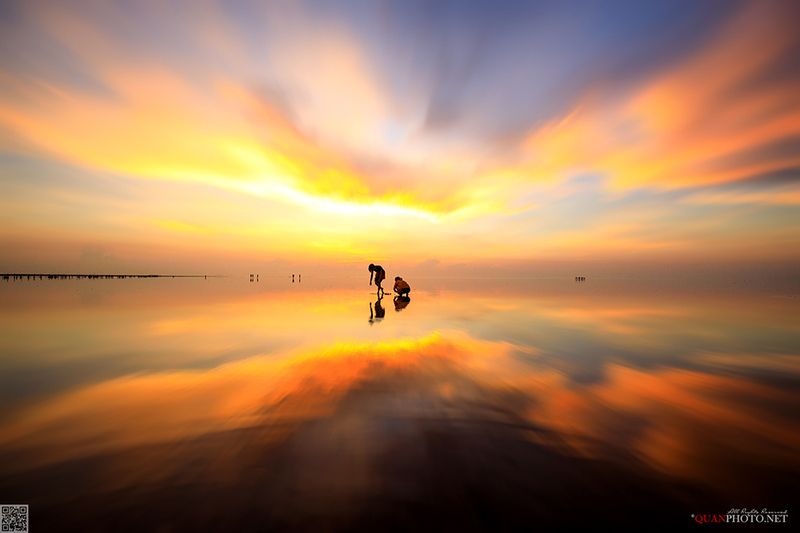 quanphoto, lanscape, seascape, morning, dawn, sunrise, reflections, skyline, lagoon, beach, rural, vietnam Infinityphoto preview