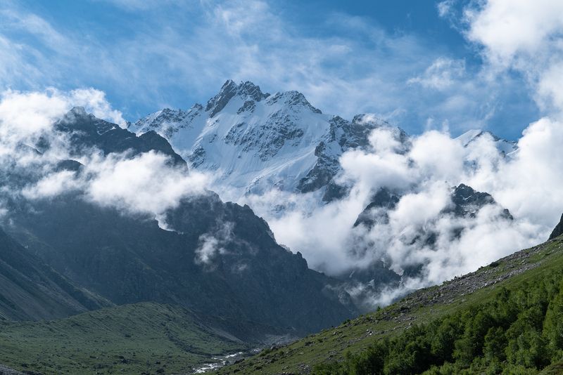 Россия, Кабардино-Балкария, Альп-лагерь Безенги, Мижиргийское ущелье, Мижирги,  По дороге к водопаду Мижиргиphoto preview