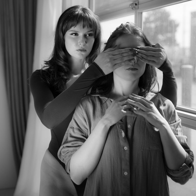 You know who I am... фото превью