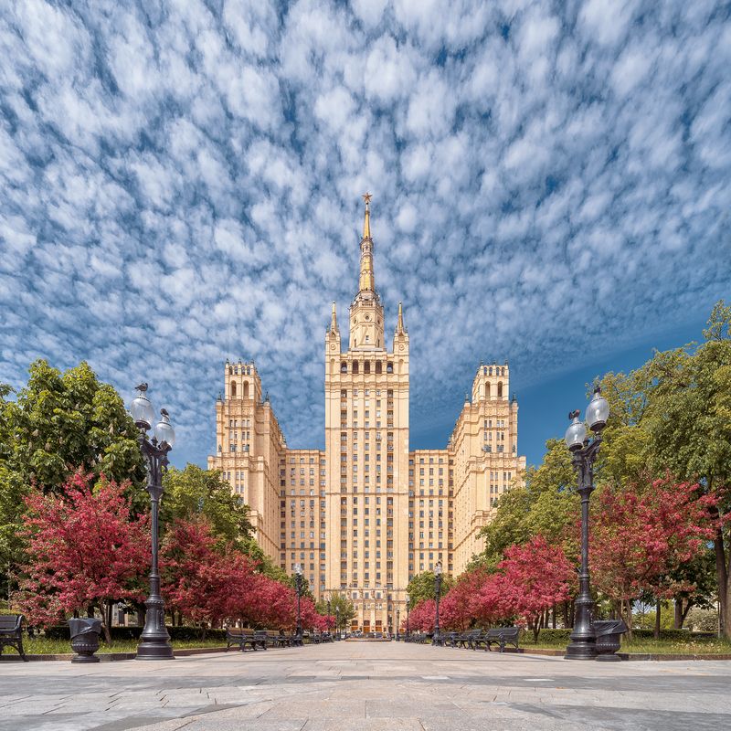 москва, высотка, городской пейзаж, яблони, moscow, spring Высотка на Кудринской площадиphoto preview