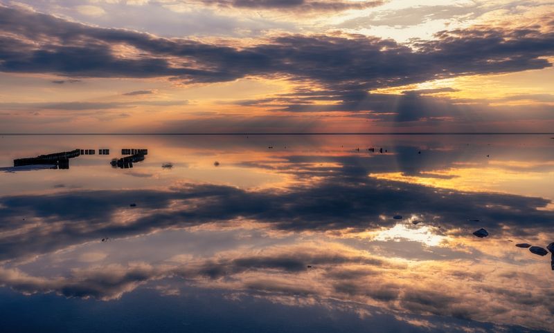 вечер озеро весна закат вода свет На исходе дняphoto preview