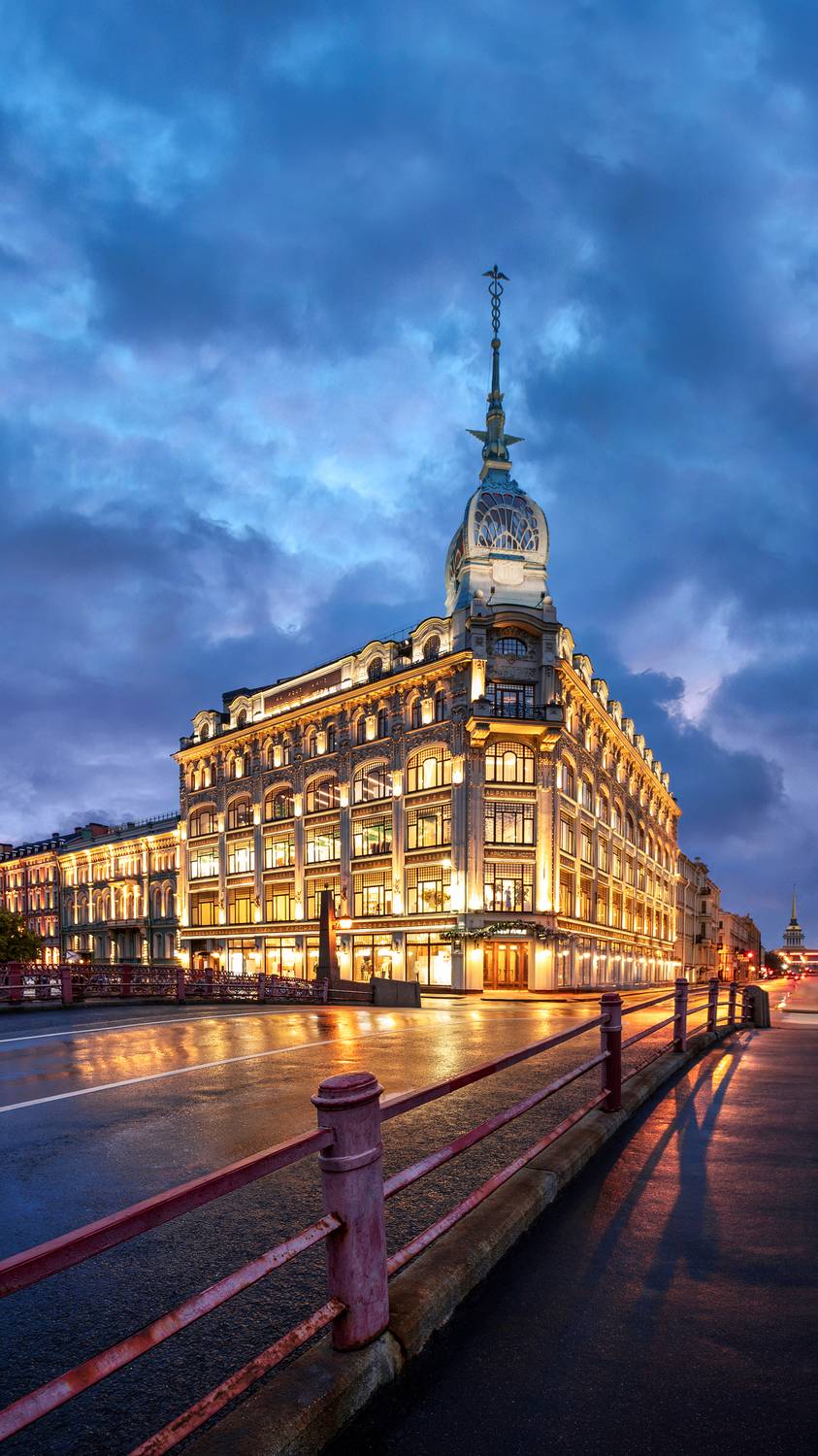 Дом у Красного моста. Автор: Сергей Газизов эсдерс и схеффальс, красный мост, au pont rouge, дом у красного моста, Сергей Газизов