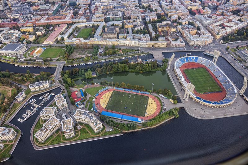 Санкт-Петербург в районе Петровского стадионаphoto preview