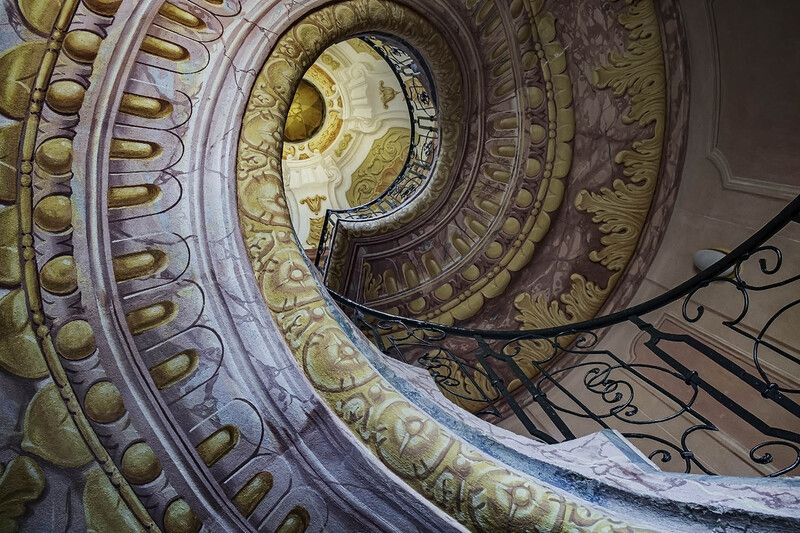 лестница-улитка Лестница-улитка. Бенедиктинский монастырь в Мелькеphoto preview