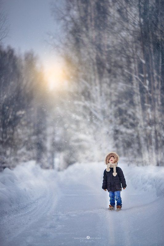 зима, мальчик По дорогеphoto preview