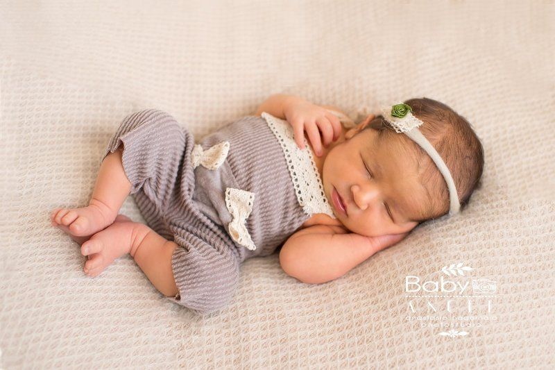 новорожденная, newborn, девочка, спит,костюм Эстерphoto preview