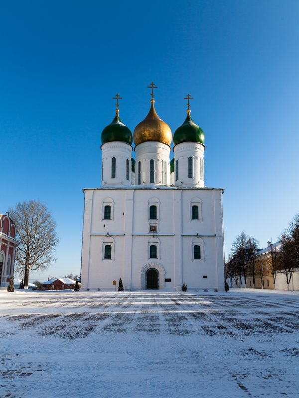 Коломна, город, зима, путешествие, православие, религия, христианство, история, культура, древний, достопримечательность Успенский собор в Коломнеphoto preview