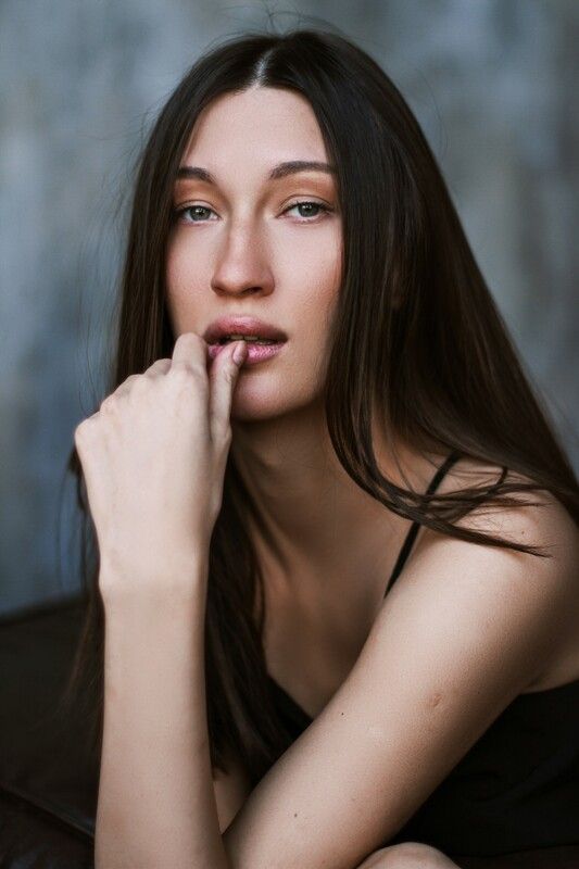 женский портрет в студии Дарьяphoto preview