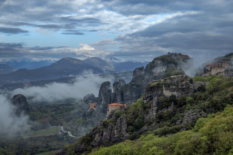 парящие в воздухеphoto preview