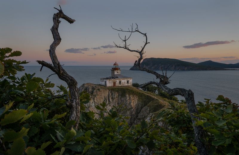 Россия, Приморский край, маяк Балюзек, бухта Владимира Маяк Балюзек фото превью