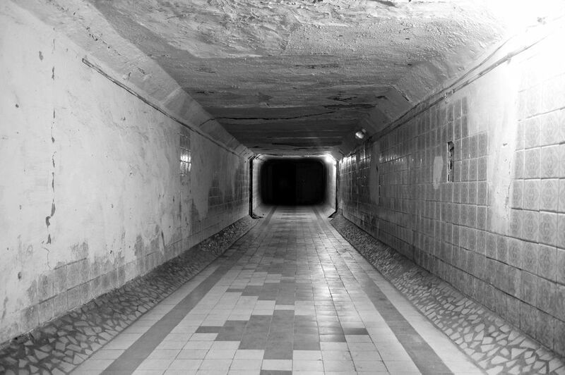 Свет, тьма, коридор Светлый коридор фото превью