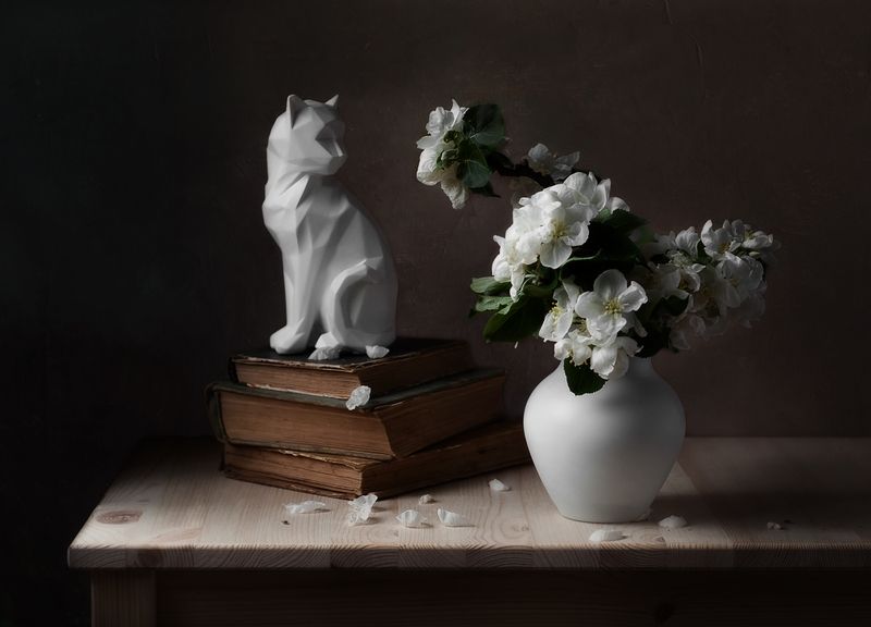 Обернусь я белой кошкой...photo preview