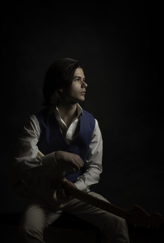 Guitar boyphoto preview