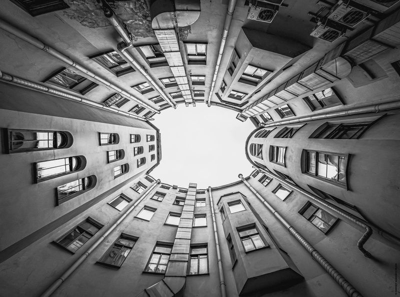 город, лестница, архитектура, монохром, колодец, Санкт-Петербург Доходный дом купца Ш.З. Иофаphoto preview