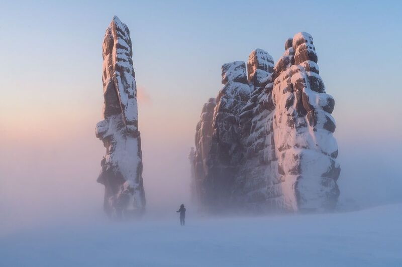 Среди каменных гигантовphoto preview