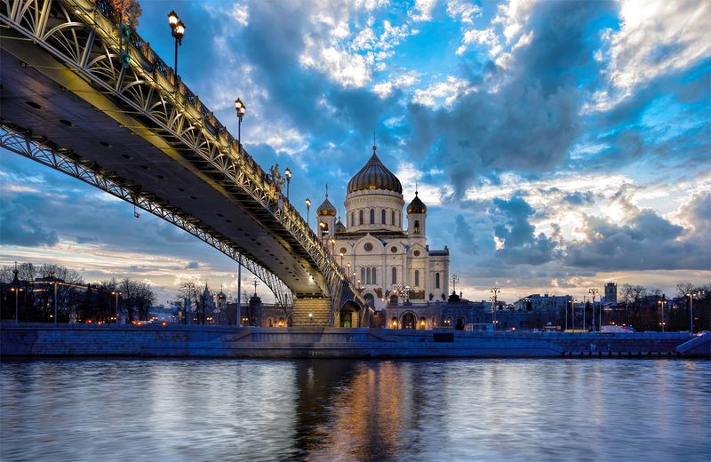 Город, Храм, здание, вечер, набережная, закат, Москва, мост Храм Христа Спасителяphoto preview