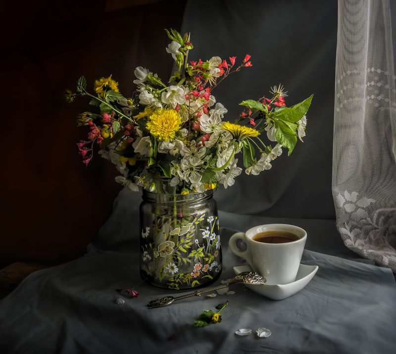SPRING, FLOWERS, MORNING, COLOR, HOME, LIGHT, STILL LIFE photo preview