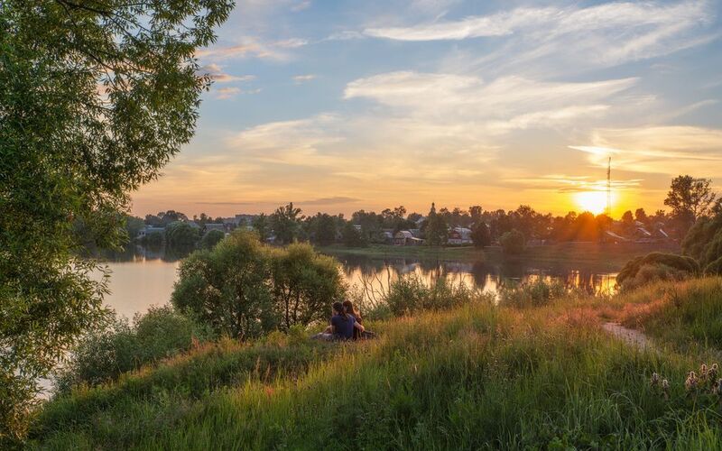 вечер, закат, солнце, свет, лучи, озеро, влюблённые, небо, облака, отражение романтический вечерphoto preview