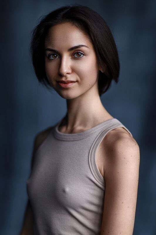 портрет, девушка, взгляд, студия Дашаphoto preview