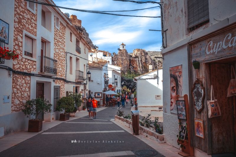 el castell de guadalest,travel,exterior,palm,tree,spain,old,building, El Castell de Guadalestphoto preview