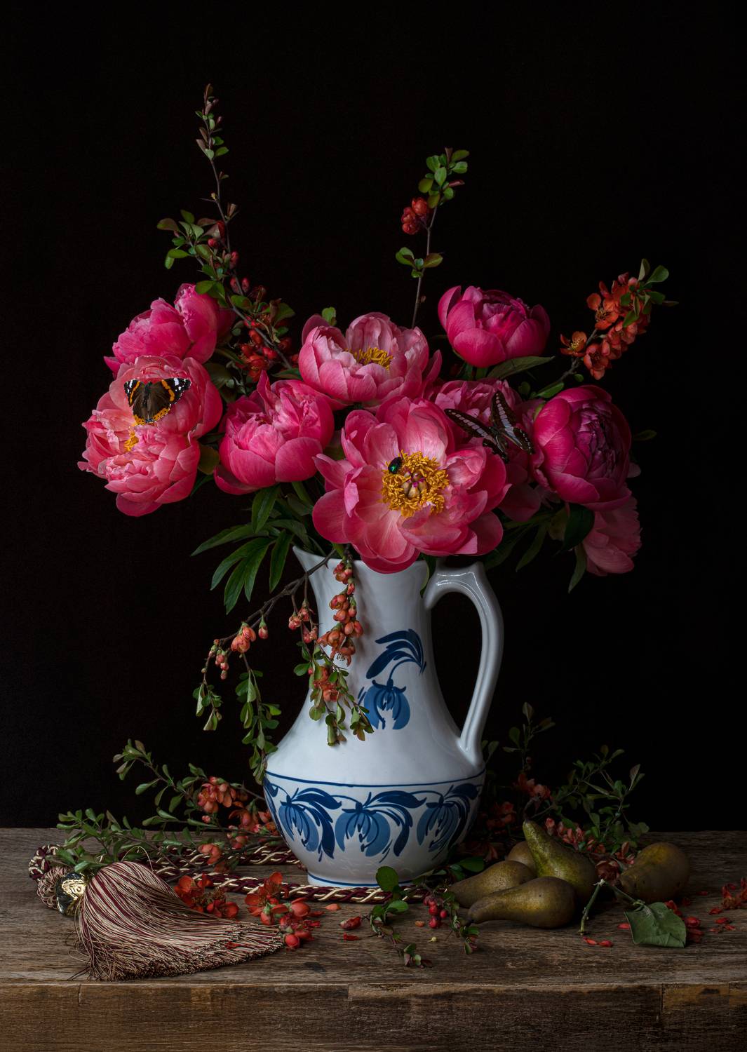 Пионы, цидония и груши.. Автор: Jelena Murina , Jelena Murina