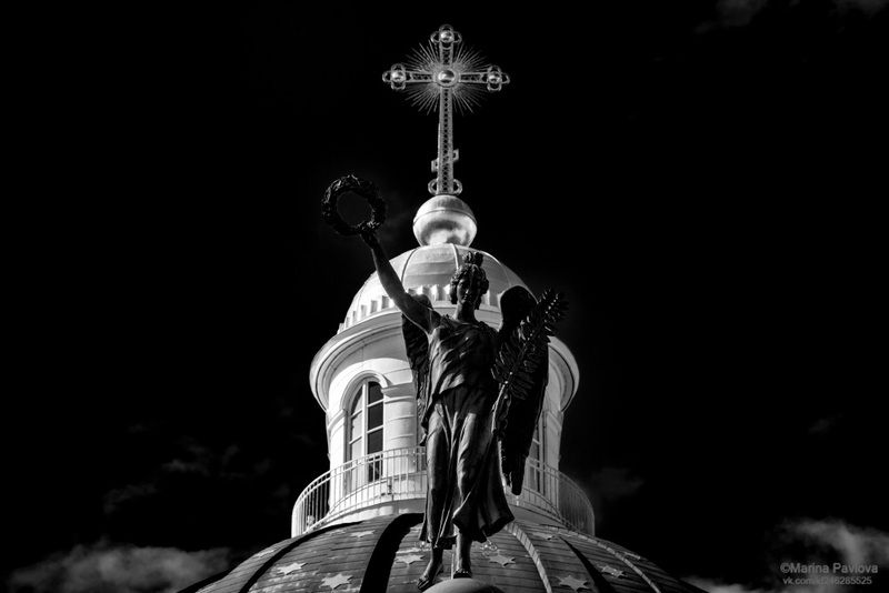 город, санкт - петербург, чёрно-белое фото, фрагмент собора святой живоначальной троицы лейб-гвардии измайловского полка, богиня победы ника - памятник \\\\\\ Вера и Победаphoto preview