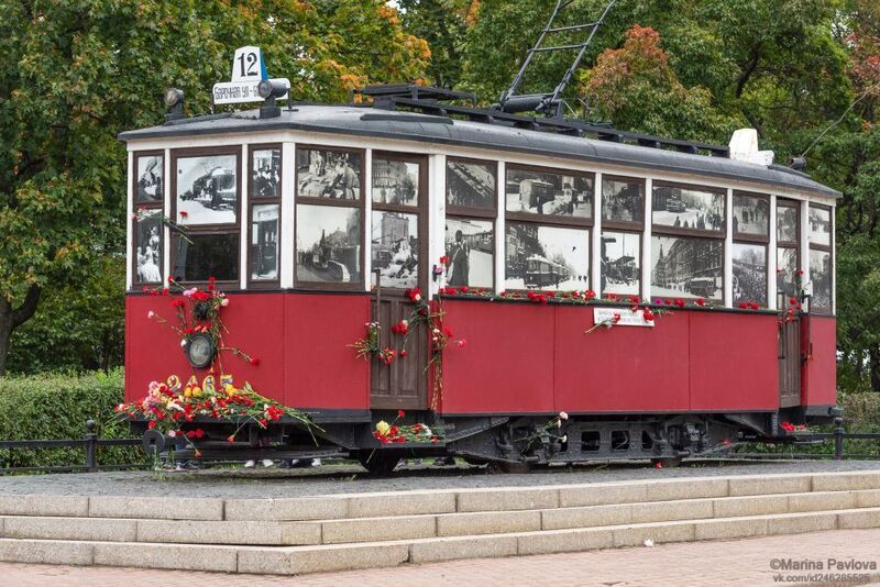 город, санкт-петербург, стритфото, репортаж, блокадный трамвай, день победы Ленинградский блокадный трамвай. С Днём Победы!photo preview