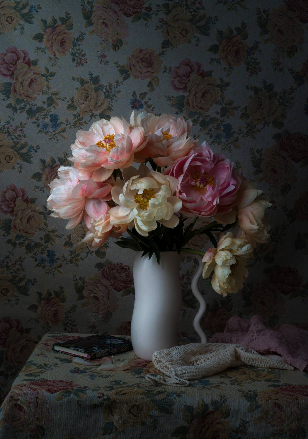 Те же пионы....спустя три дня. Автор: Jelena Murina , Jelena Murina