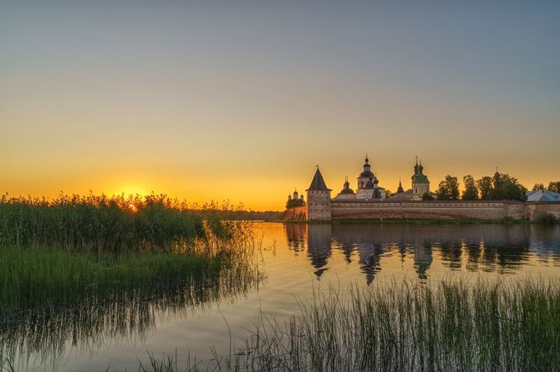 Россия, Вологда,Кирилло-Белозерский монастырь Монастырь на закатеphoto preview